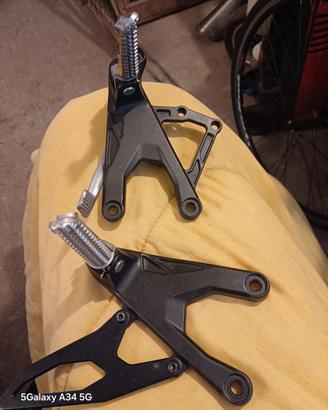 Pedane originali yamaha r1 2020