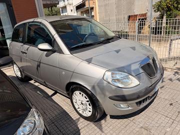 Lancia Ypsilon 1.2 16V Argento