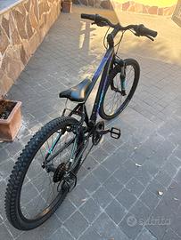 Bicicletta rockrider st500