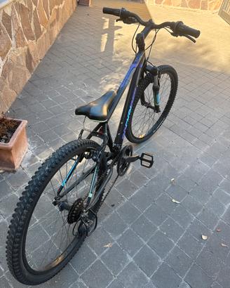 Bicicletta rockrider st500