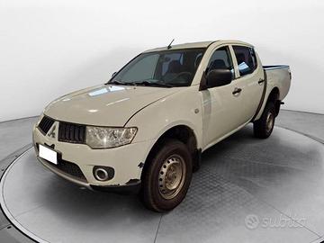 Mitsubishi L200 d.cab 2.5 di-d Invite Plus