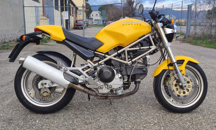 Ducati Monster 900