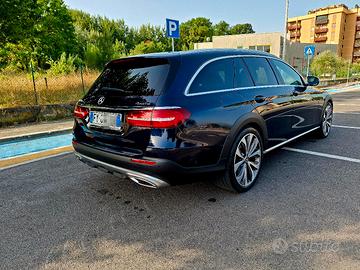 mercedes E220d All terrain Premium tetto pelle