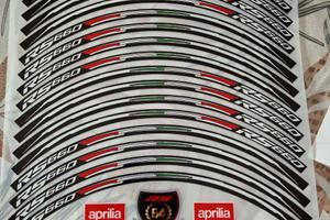 Adesivi cerchione moto Aprilia rs660