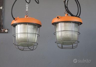 LAMPADA INDUSTRIALE DA BUNKER RESTAURATA
