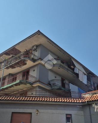 4 LOCALI A SANTA VENERINA