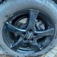 4 cerchi lega Borbet 215 60 R17  e catene da neve