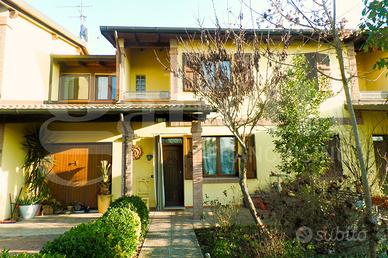 Villa a schiera Cento [Cod. rif V0023VRG]