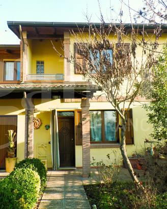 Villa a schiera Cento [Cod. rif V0023VRG]