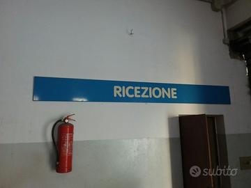 Insegne in metallo da parete 