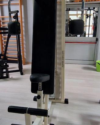 pectoral machine technogym 