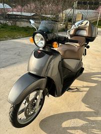 Aprilia scarabeo