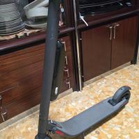 Monopattino ninebot ES2 con batteria esterna