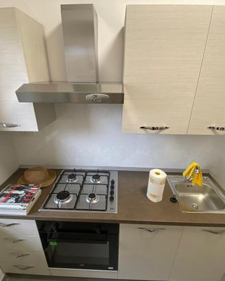 Cucina/armadio/ camera da letto comò