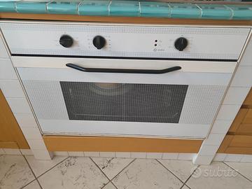 Forno  Smalvic da incasso usato largh. 90 cm