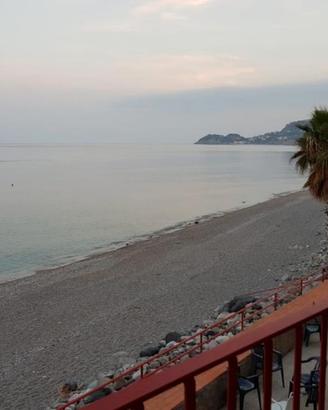 Letojanni Taormina fronte mare