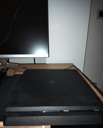 PS4 500GB + controller originale + 5 giochi FIFA