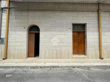 CASA SEMINDIPENDENTE A MESAGNE