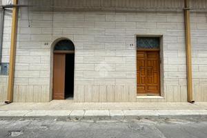 CASA SEMINDIPENDENTE A MESAGNE