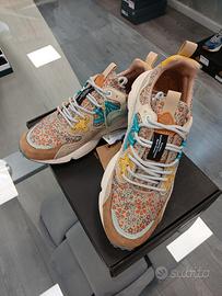 scarpe FLOWER MOUNTAIN Nuove con scatola