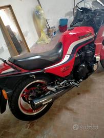 Kawasaki GPZ 1100 CC Unitrak