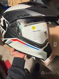 Casco bmw carbon EVO