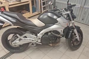Suzuki Gsr600