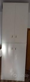 4 armadi bianchi
