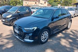 Audi A1 citycarver 30 TFSI Identity Contrast