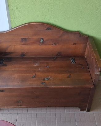 Cassapanca in legno con contenitore