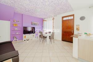 TRILOCALE AUTONOMO, AL PIANO TERRA CON BOX AUTO