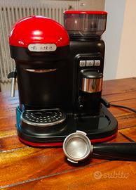 Macchina da caffè espresso con macinacaffè Moderna