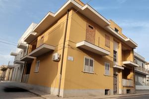 Palazzina bifamiliare in via Ariosto 82