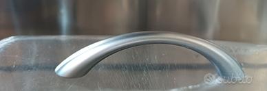 maniglie in metallo cromato