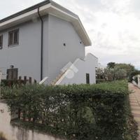 3 LOCALI A ISOLA DI CAPO RIZZUTO