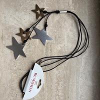 Collana con stelline metalliche