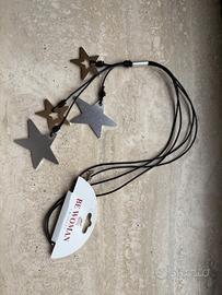 Collana con stelline metalliche