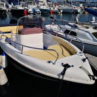 Motoscafo fuoribordo 5,70 m come nuovo
