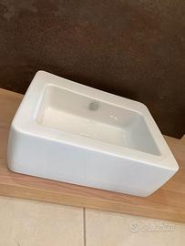 Lavabo ego kerasan in appoggio