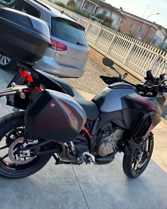 Ducati multistrada V4 S grand tour 2024