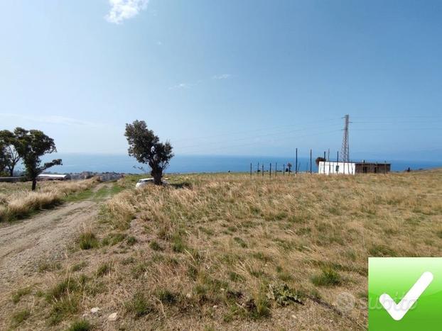 Terreno Agricolo Con Ruderi Lazzaro 13.000 Mq