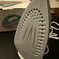 Ferro da stiro vapore nuovo 10€