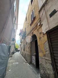 MONOLOCALE A TORRE DEL GRECO