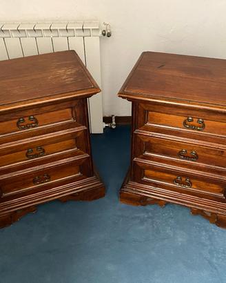 Coppia comodini in legno massello stile classico –