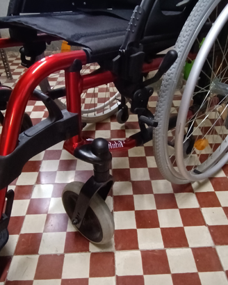 Sedia a rotelle nuova non usata