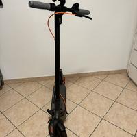 Monopattino elettrico segway Ninebot F40E