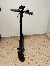 Monopattino elettrico segway Ninebot F40E