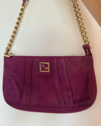 FENDI Pleated FF Chain Pochette in Pelle Viola