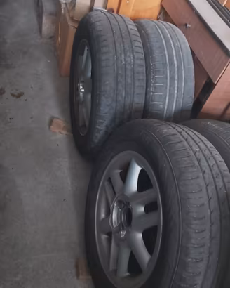 4 cerchi in lega e pneumatici 195 65 r15 4 fori