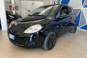 Lancia Ypsilon 1.3 MJT 75 CV Momo Design